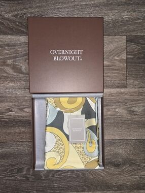 Overnight Blowout Paradise Coast Scarf NIB